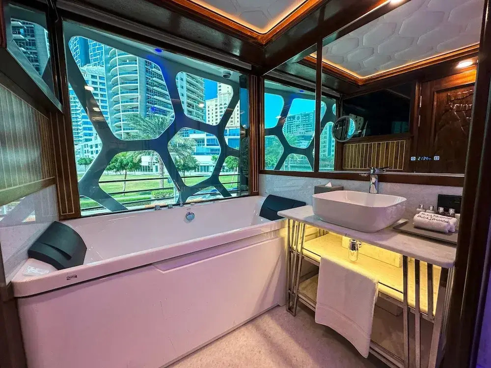 Overnight Super Yacht - Orchid