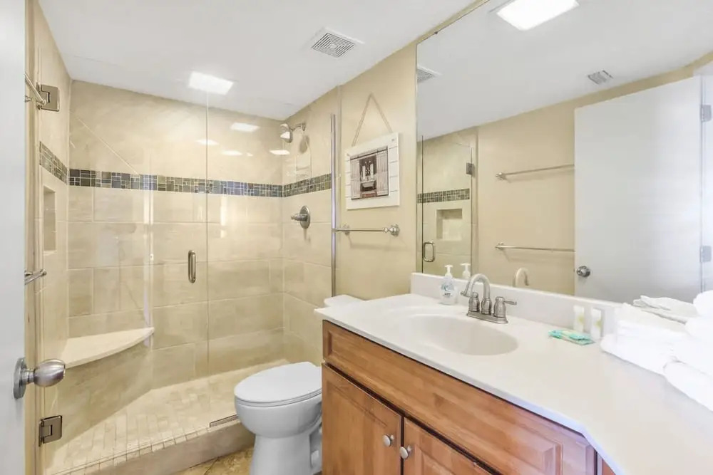 Windward Pointe 305 3rd Floor Beachfront Pool