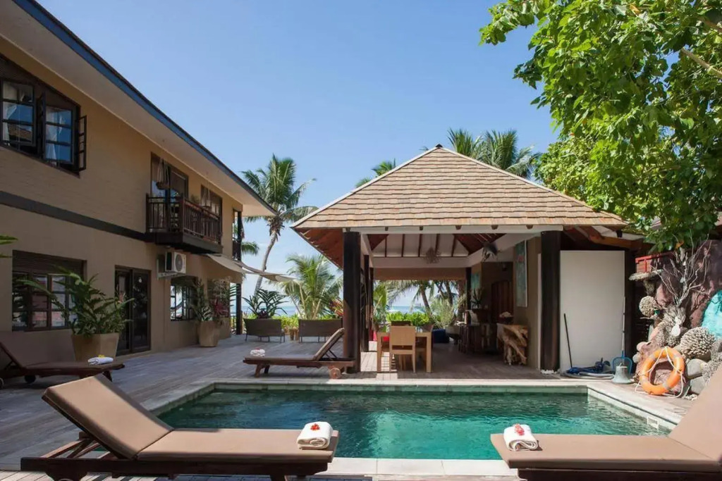 Villas des Alizes Beachfront Suites