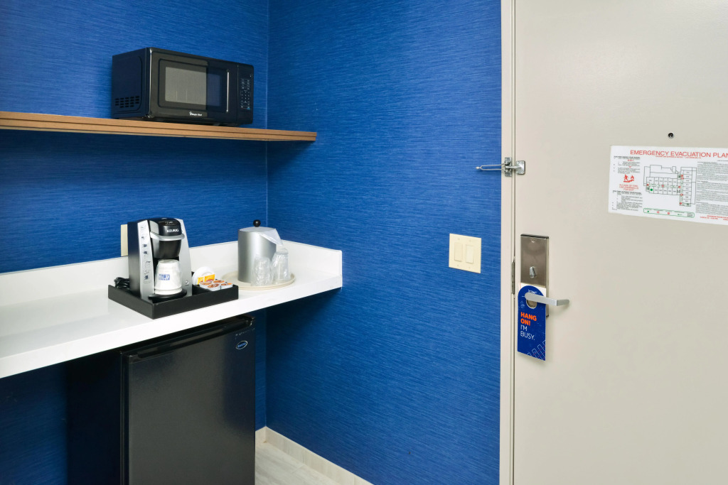 Holiday Inn Express & Suites Los Angeles Downtown West by IHG