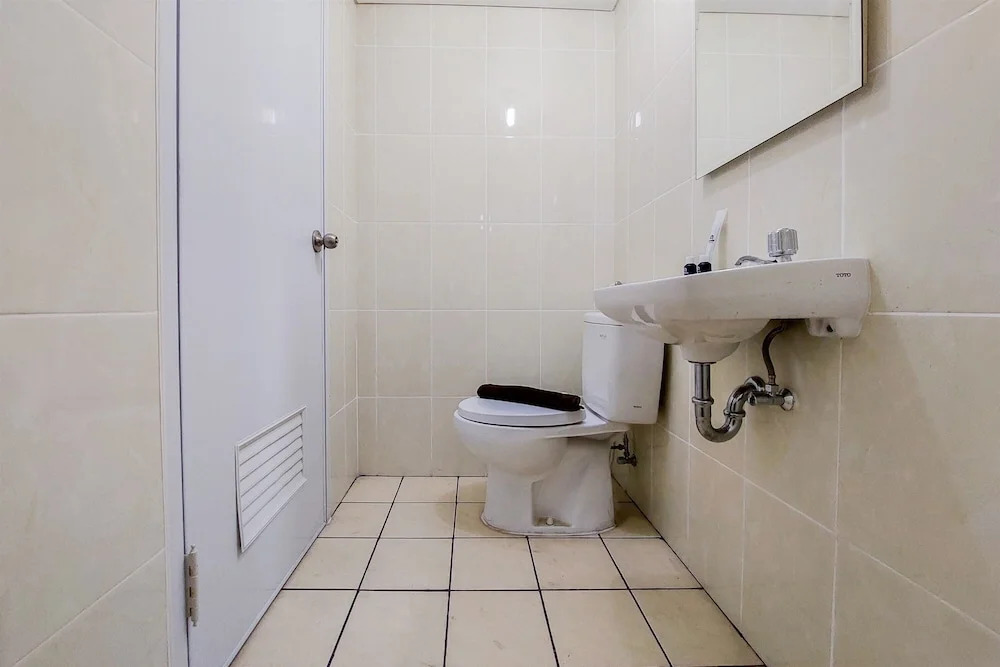 Homey And Elegant Studio Apartment M-Town Residence
