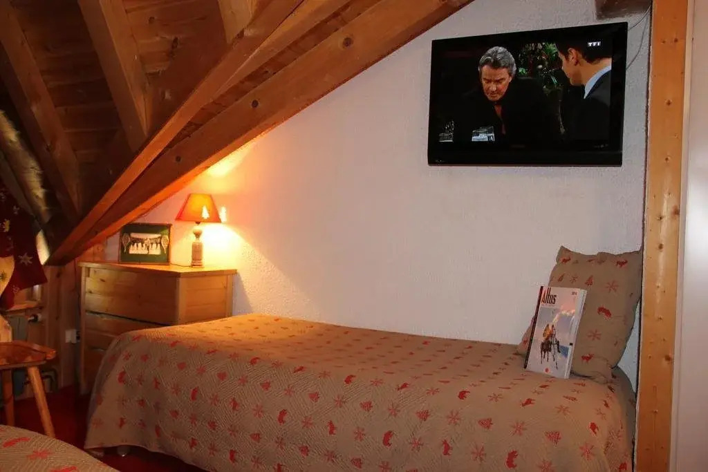 Everest Hotel