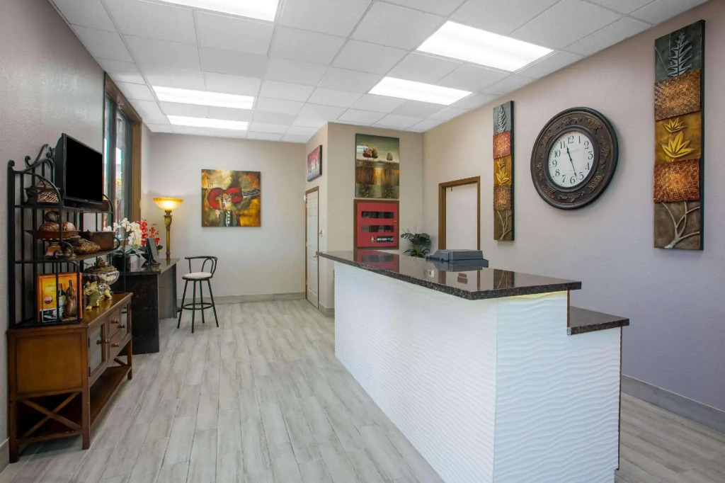 Branson Yellow Rose Inn and Suites