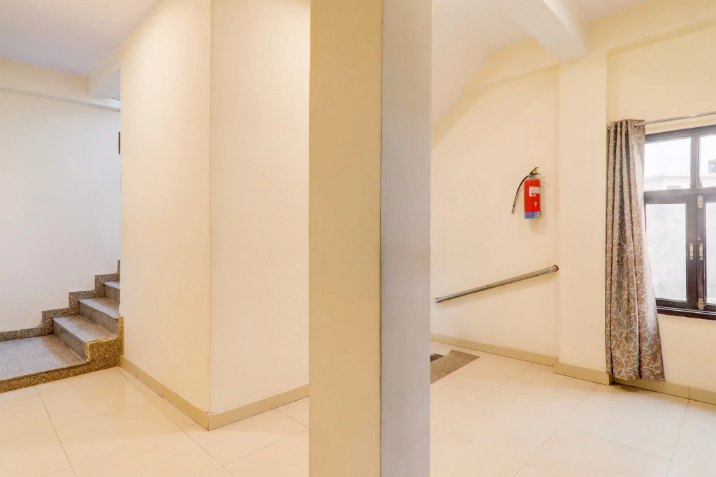 Super OYO Hotel O Indira Nagar