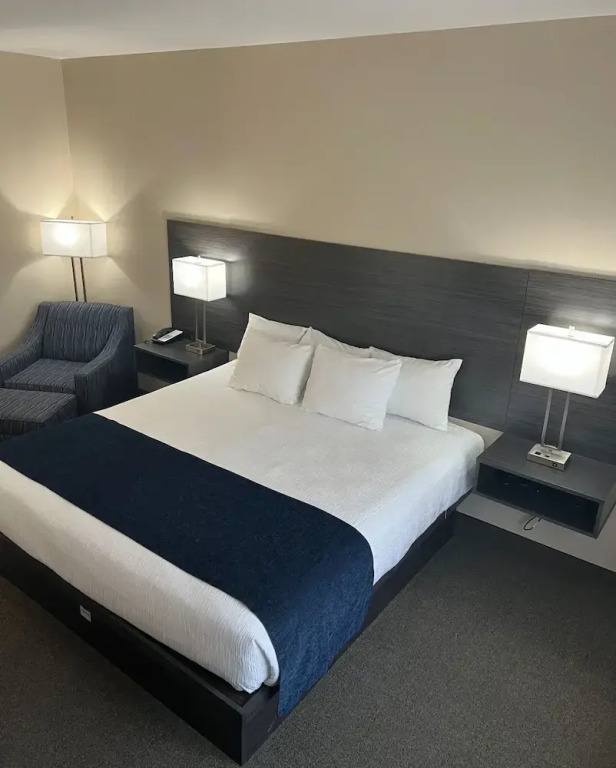 Cardinal Inn & Event Center