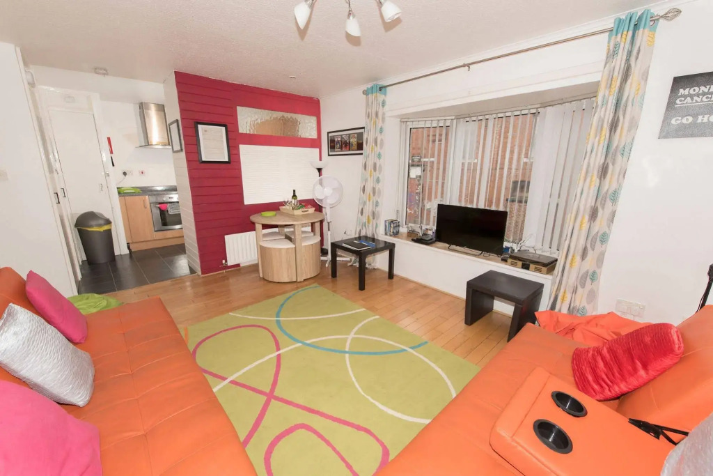 Belfast City Centre - Parking - Private Entrance - BHR Apartments