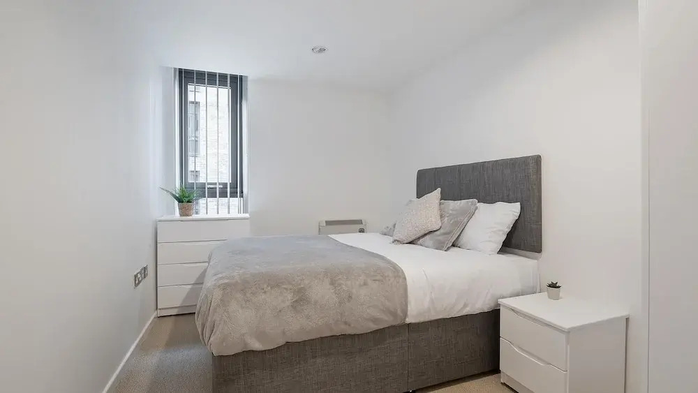 Stylish 2BR Apartment in Heart of Sheffield