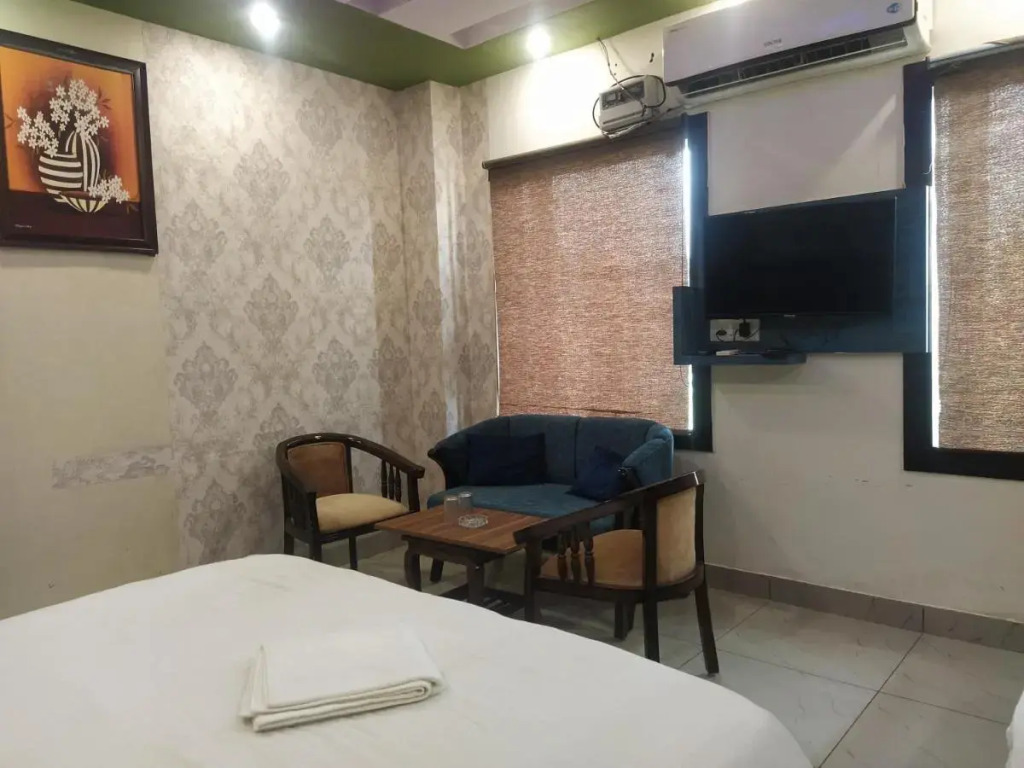 Hotel Regal Residency