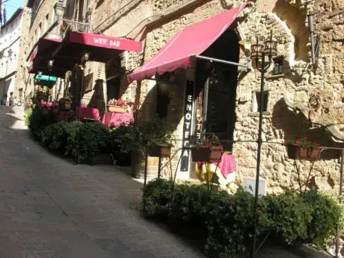 Minzoni 24