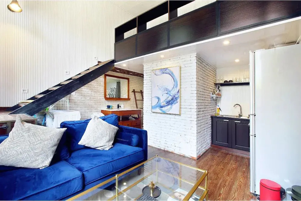 Vivian's Apartment