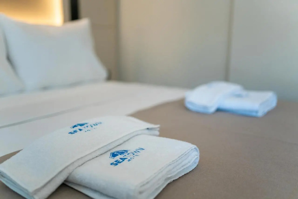 SeaTown Hotel