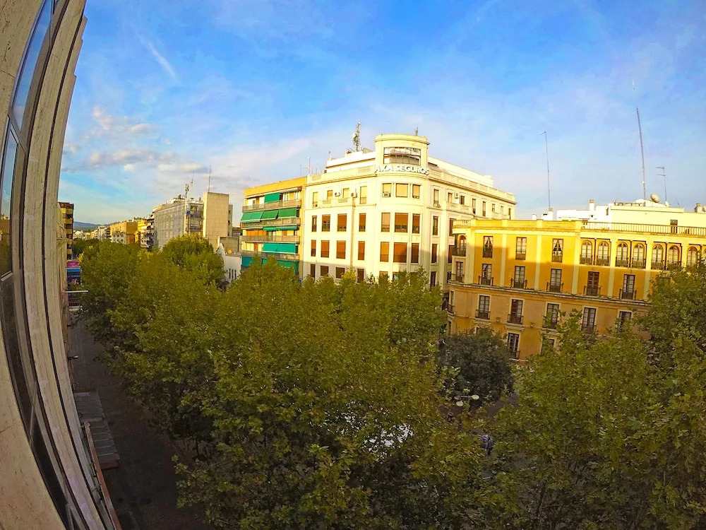 Gran Bulevar Apartment by JITKey