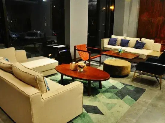 38.6℃ Hotel (Chuhe Hanjie Subway Station Provincial Museum Branch)