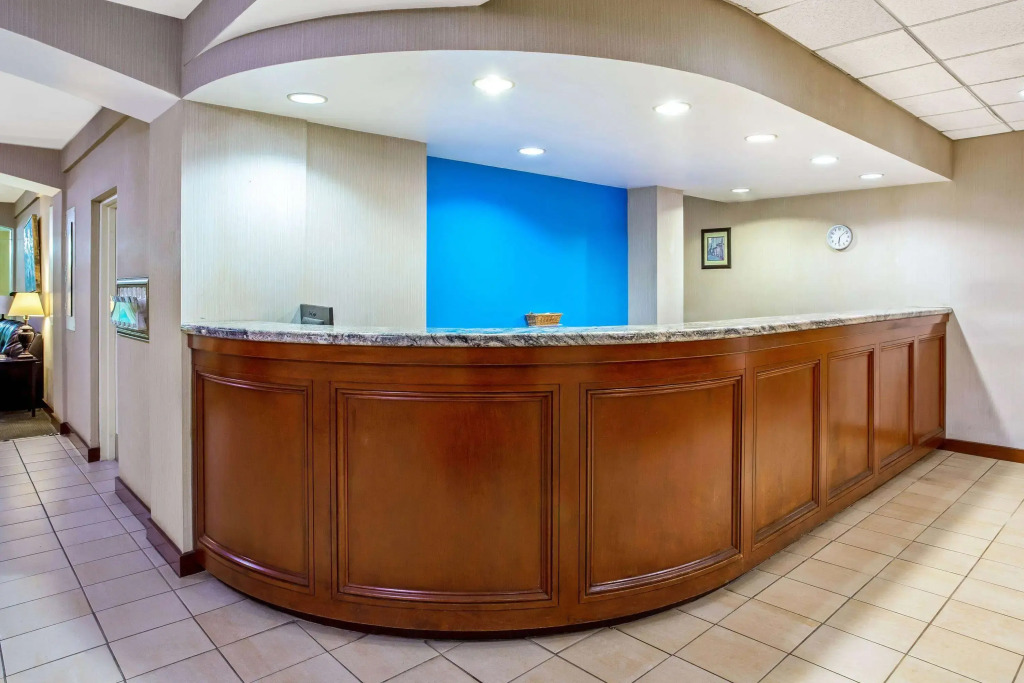 La Quinta by Wyndham Stamford / New York City
