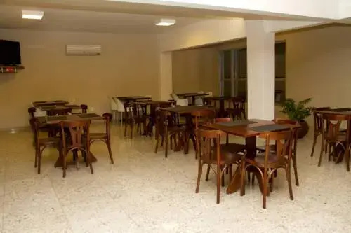 Santorini Hotel - Hotel com Elevador