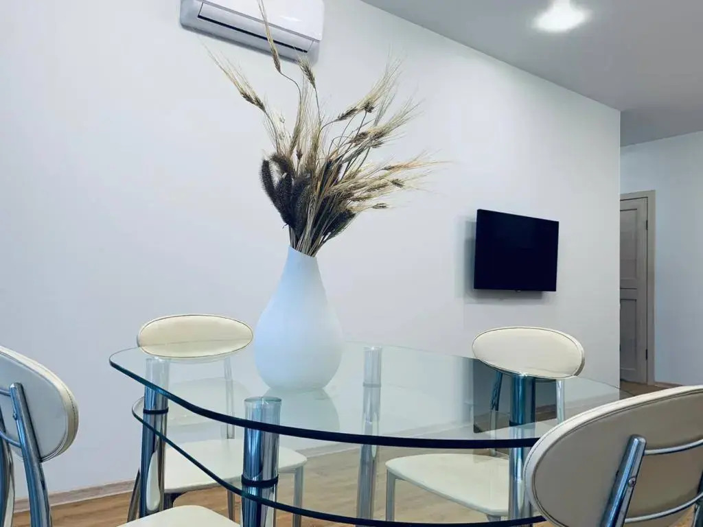 Pritomskij 29 Trehkomnatnye apartamenty rjadom s Kadetskim uchilischem