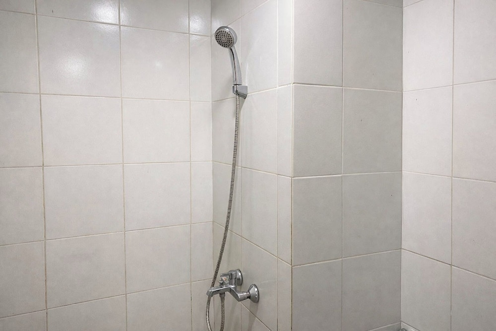 Simple Look 1Br Apartment At Vittoria Residence