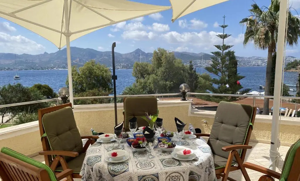 Farrys Boutique Hotel and Beach Club