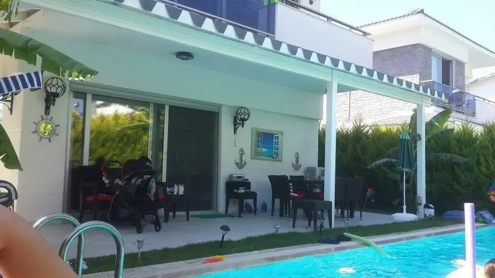 Ozel Havuzlu Luks Villa