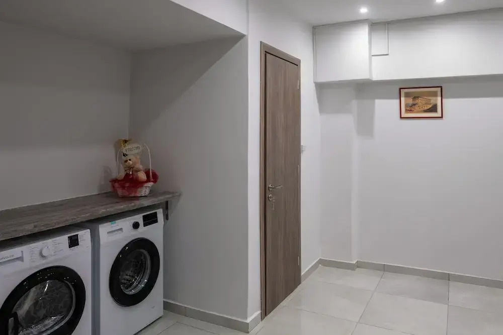 New Pagrati Studio Modern & Cozy