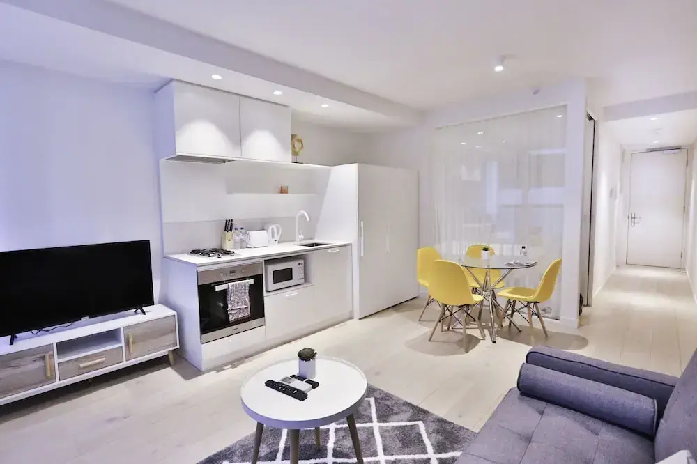 South Yarra Claremont Apartment