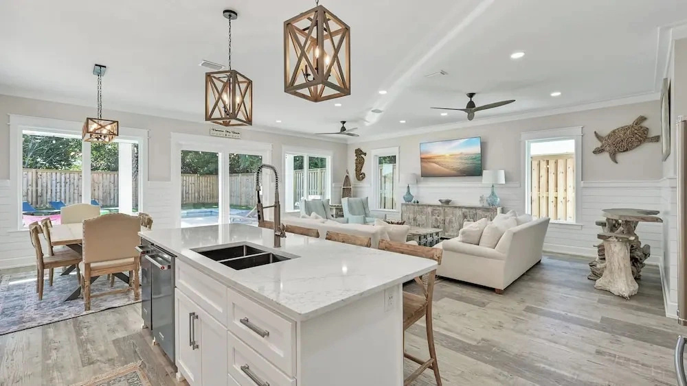 Laguna Beach Retreat by AvantStay | Private Pool + Steps to the Beach • Near Pier Park and Dining
