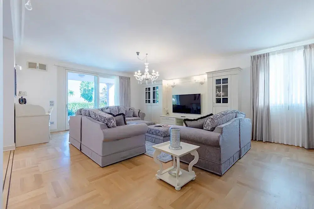 Luxury Lakefront Catullo A1 by Wonderful Italy