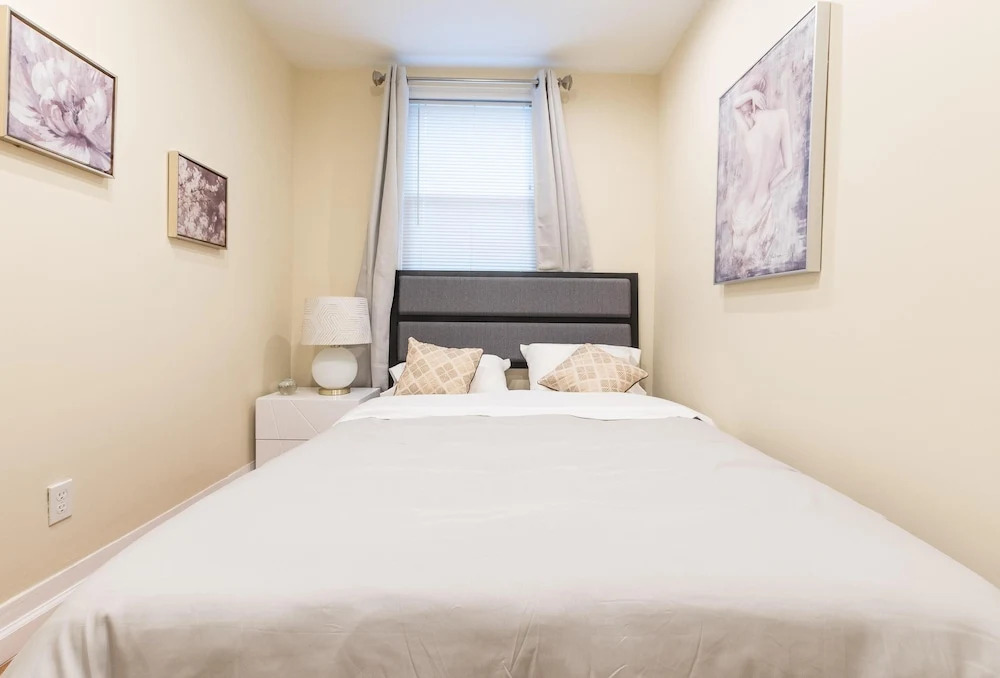 Jersey, Hoboken 37 Vroom Street 3 Bedroom Apts