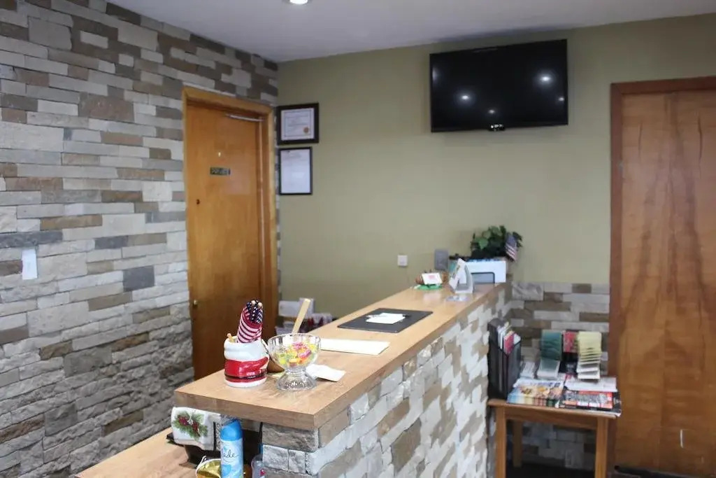 Budget Inn Oskaloosa US 63 Near Pella