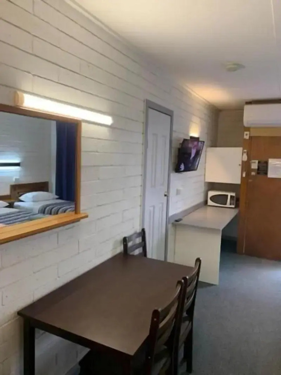 Finley Motel