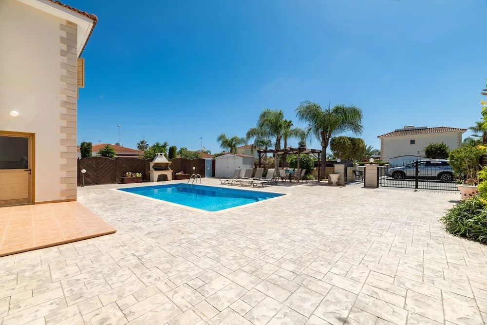 Elena Gardens Villa