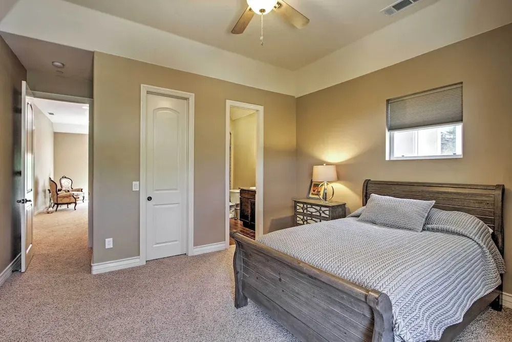 Roomy Home w/ Deck, 5 Mi to Lake Arrowhead Village