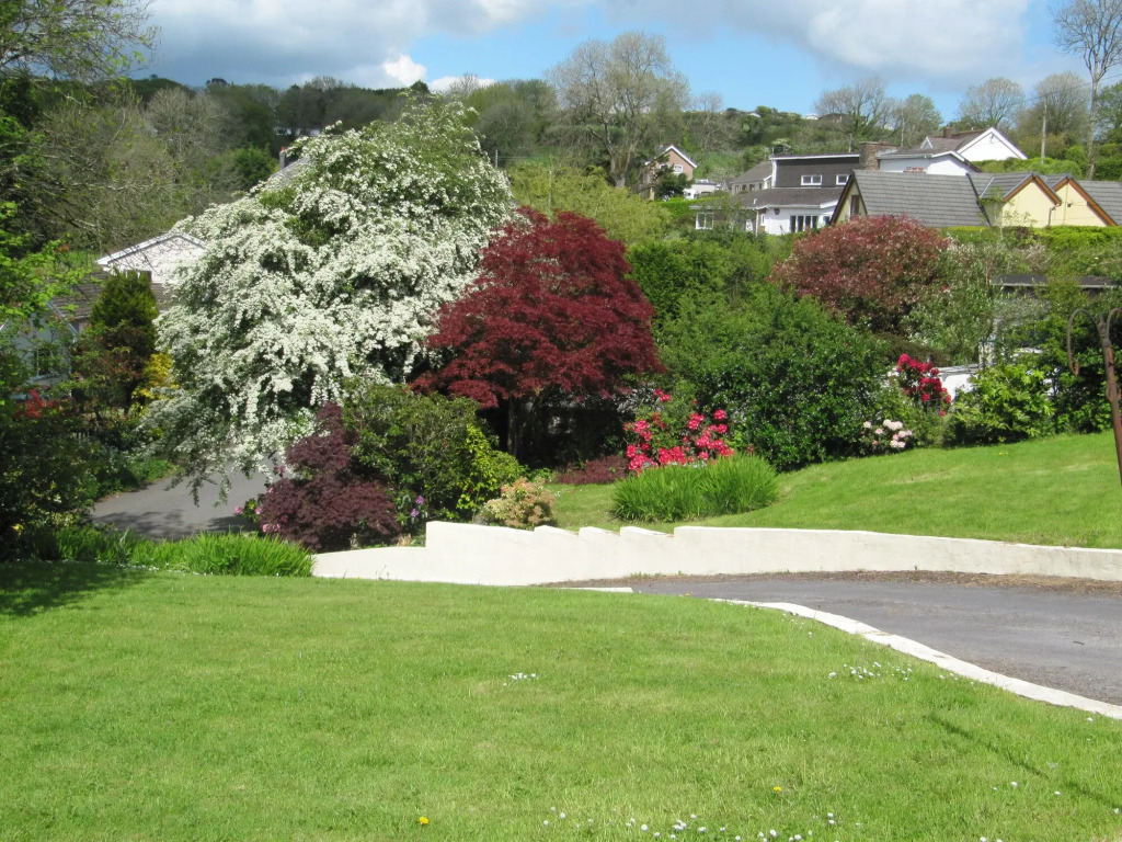 The Hollies - Short Walk to Beach, Peaceful Location, Parking