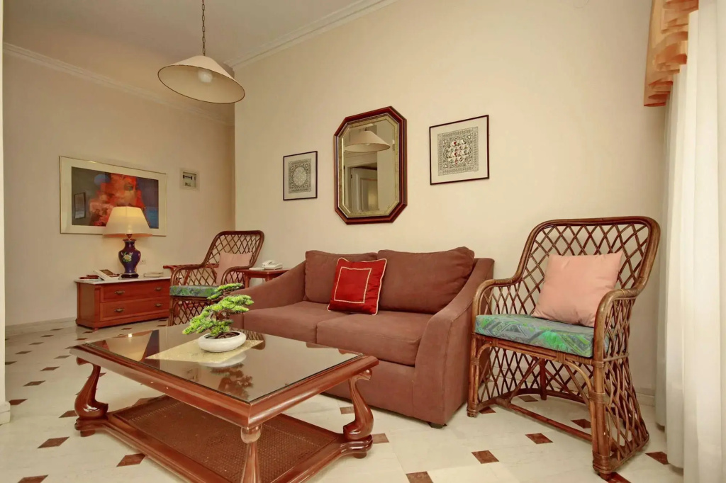 Candia House