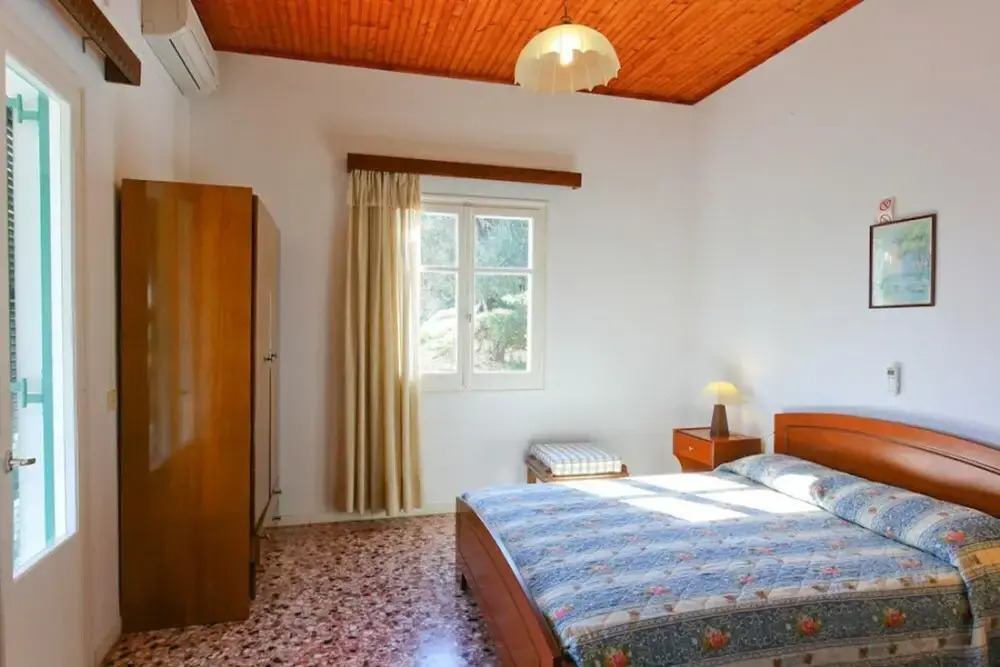 Irena Walk to Beach Sea Views A C Wifi Car Not Required - 244