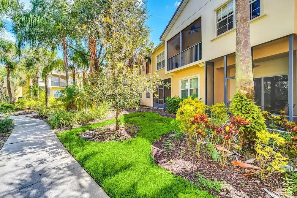 Brand NEW Garden View Condo Minutes to Disney