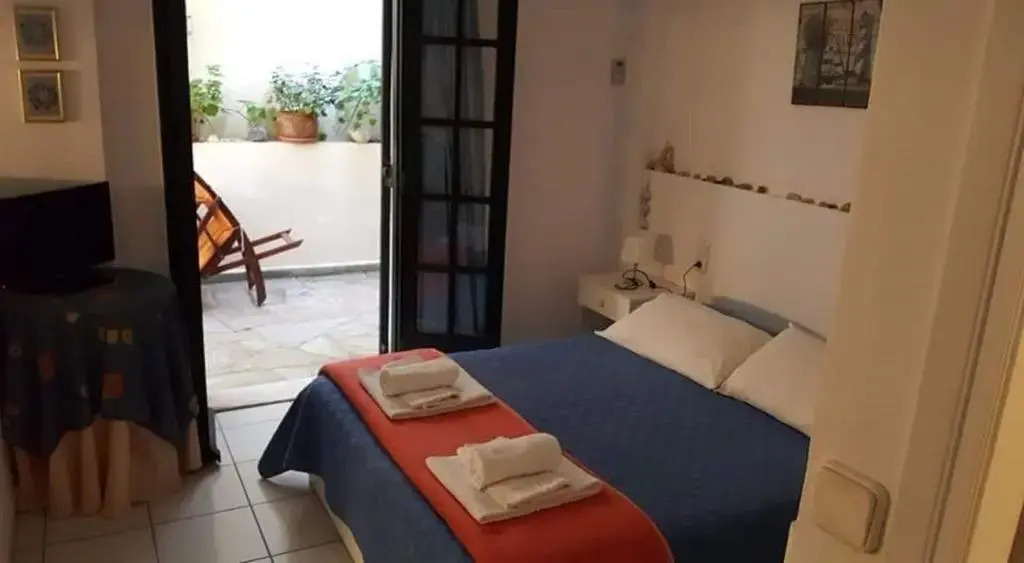 Aigialis Apartments & Studios