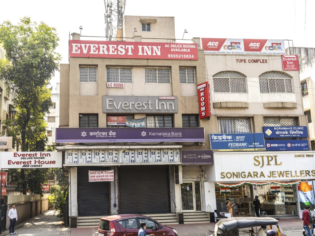 Hotel Everest Inn