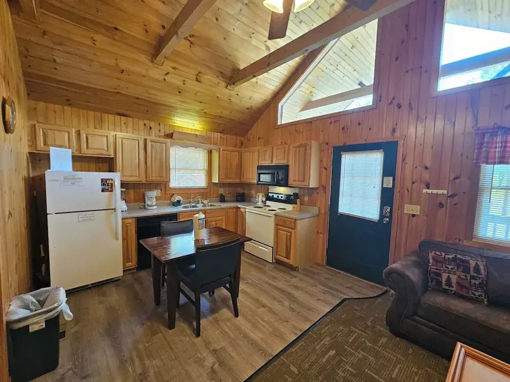Urban Escape - 1BR King Cabin