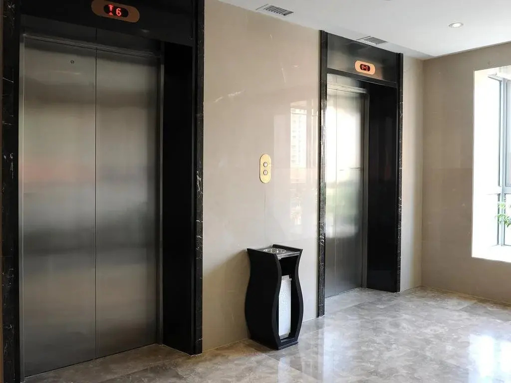 Yannian Huijing Hotel