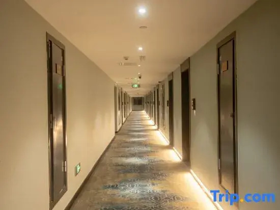 Letu Hotel (Hengdian World Studios Ming and Qing Palace Garden)