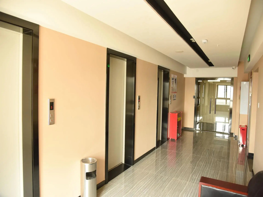 7 Days Premium·Chongqing Baishiyi