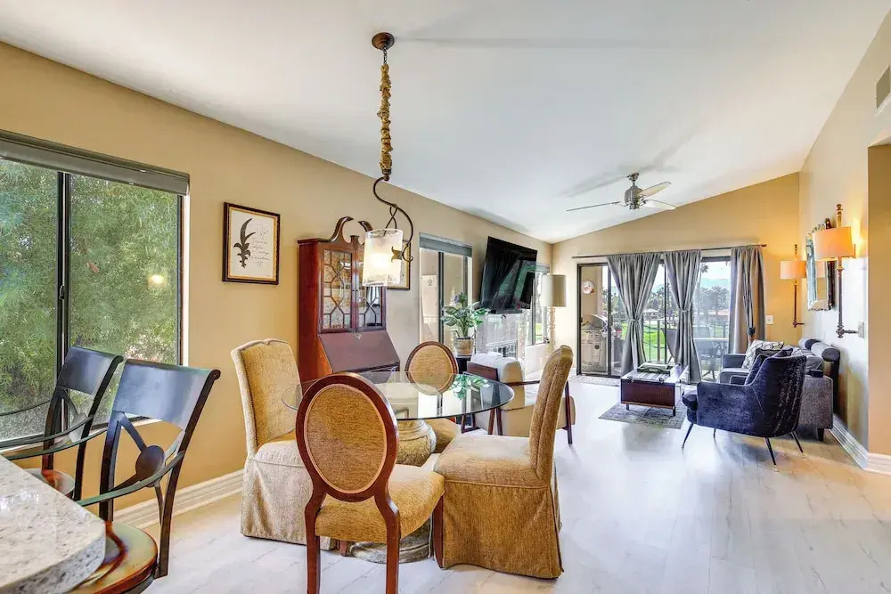 Lake, Mountain & Golf Views: Palm Valley Retreat
