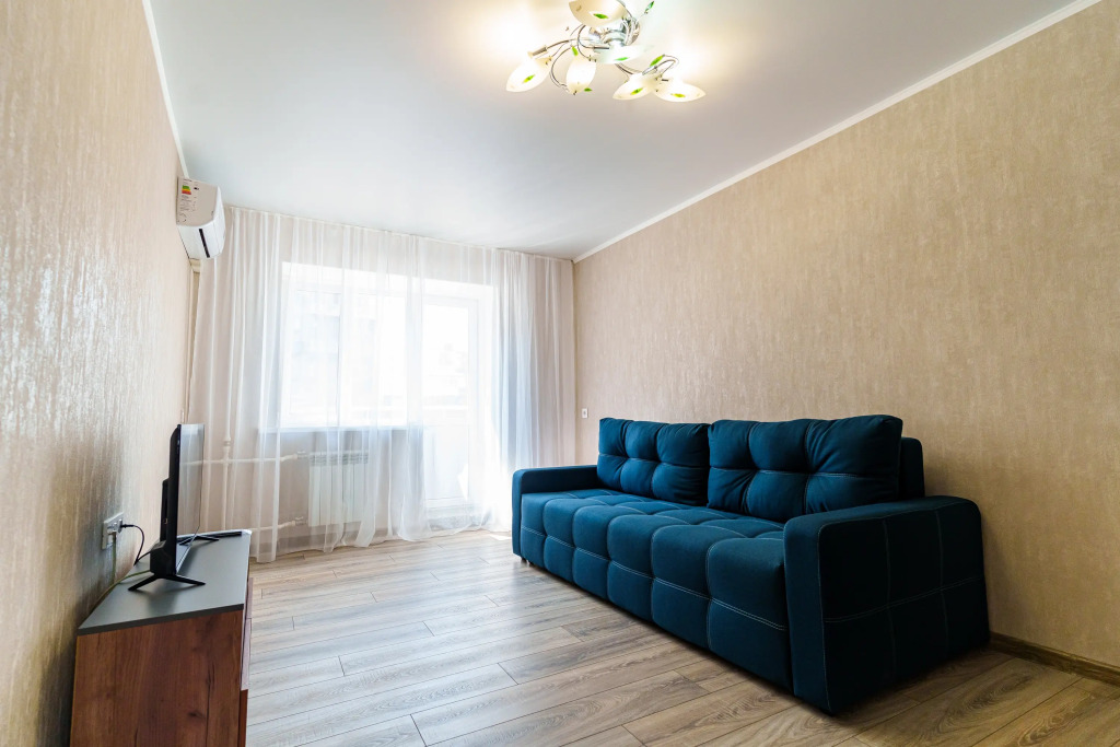 LetoApart (ЛетоАпарт) на улице Исаева 13