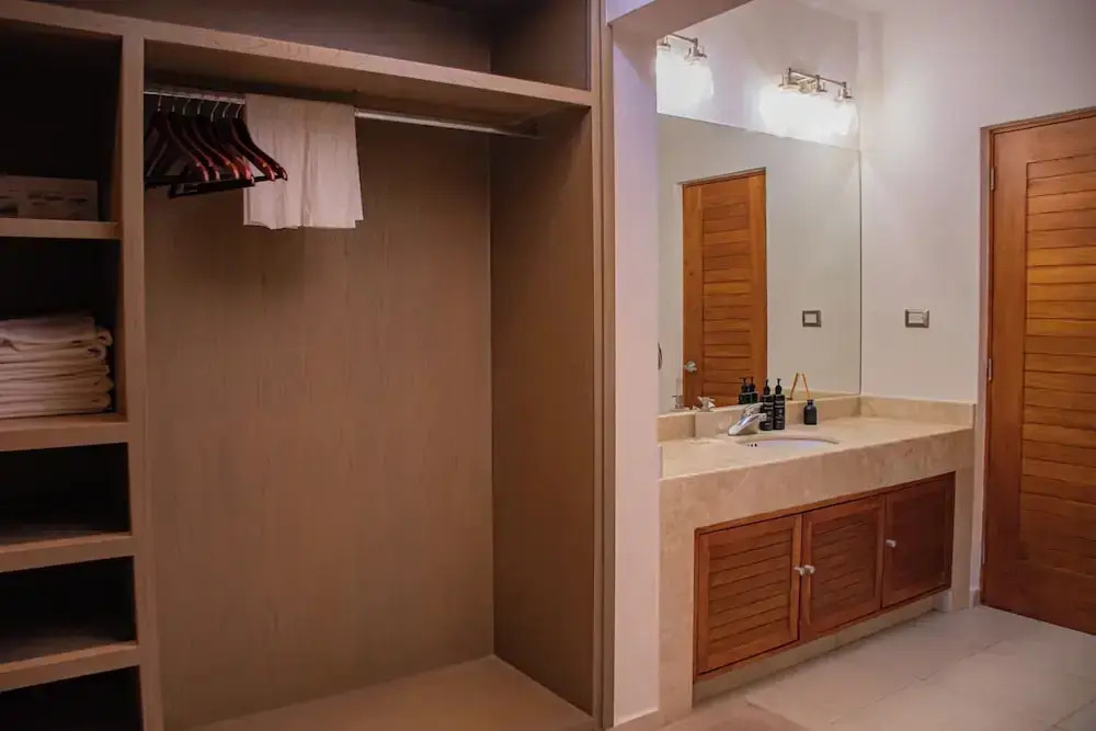 Condo Cortes