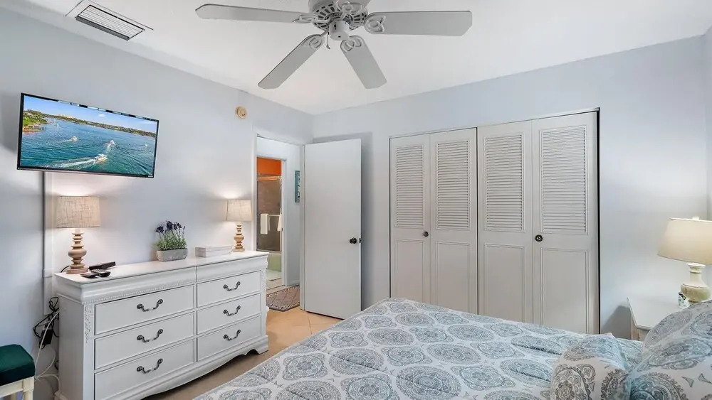 Serenity On Sutton 2 Bedroom Townhouse by RedAwning