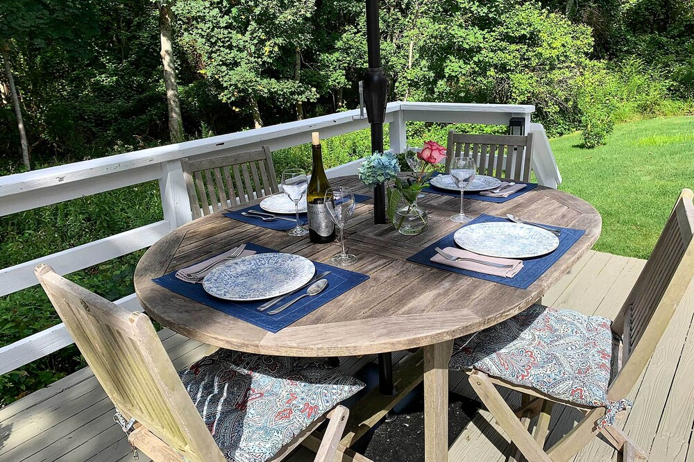 1 Mi to Nauset Beach: Upscale Orleans Home w/ Deck