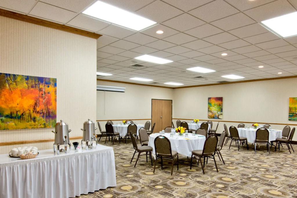Holiday Inn Express & Suites North Platte by IHG