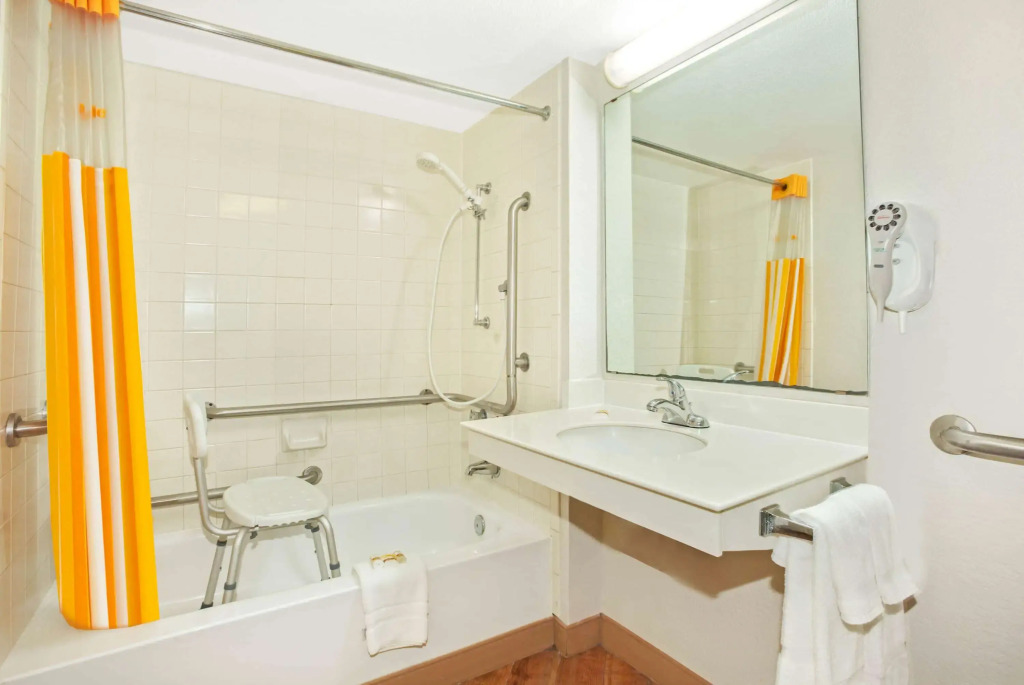 La Quinta Inn by Wyndham Victoria