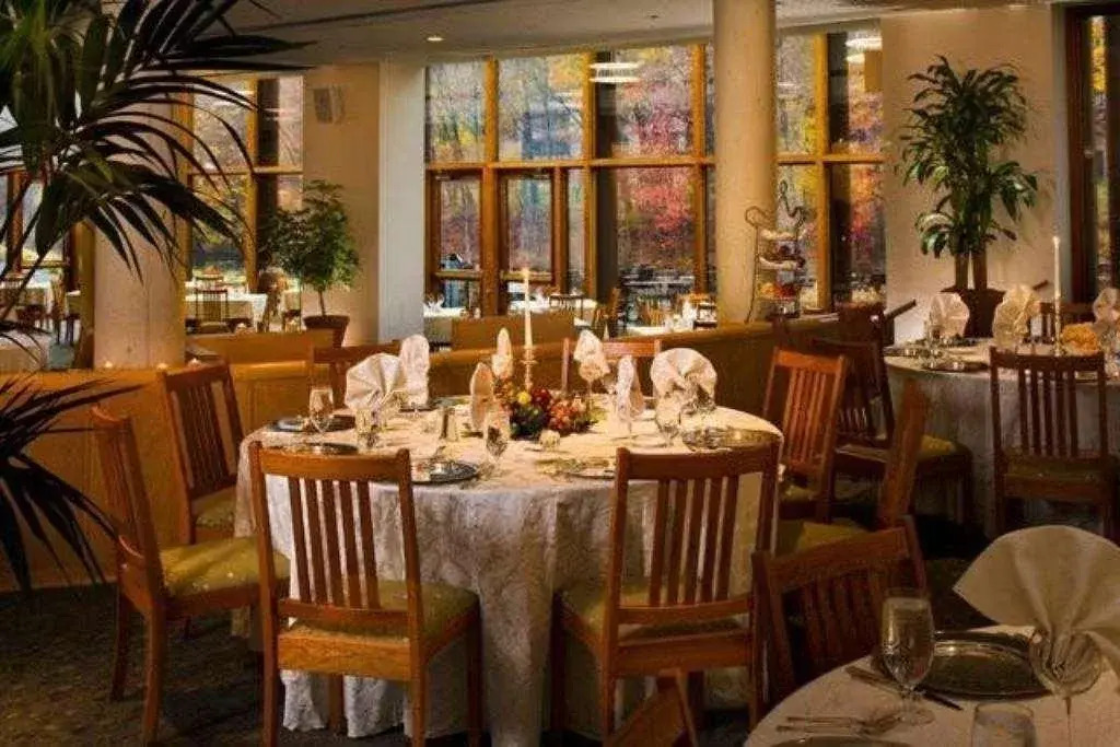 Dolce Palisades Hotel